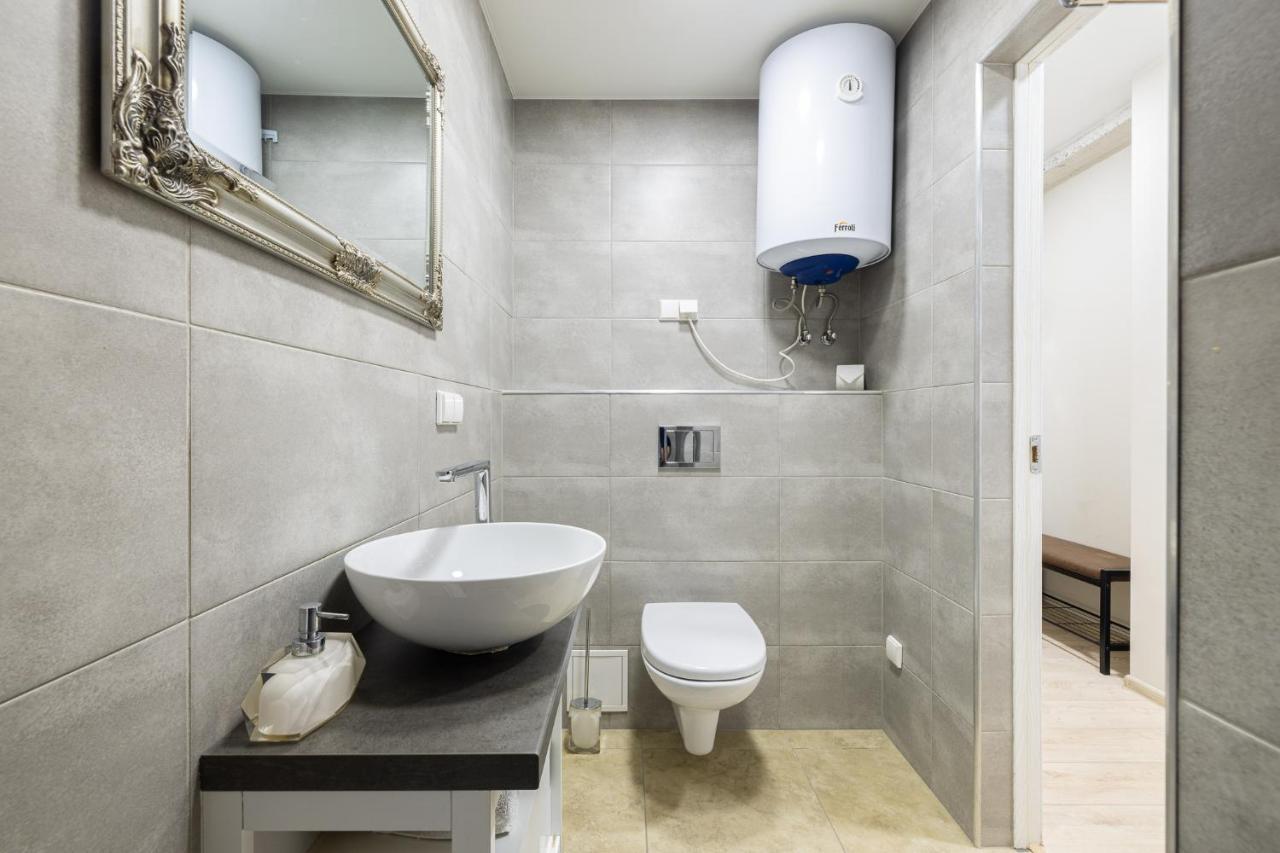 Dharma Stay Apartamentai Su Terasa Ir Vaizdu I Miesta Тельшяй Экстерьер фото